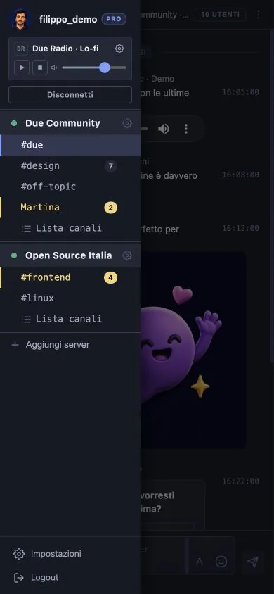 Due su smartphone con il menu laterale aperto: due reti IRC collegate, i rispettivi canali e i messaggi non letti